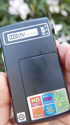 DigiLife DDV-1100HD Digital Video Camcorder