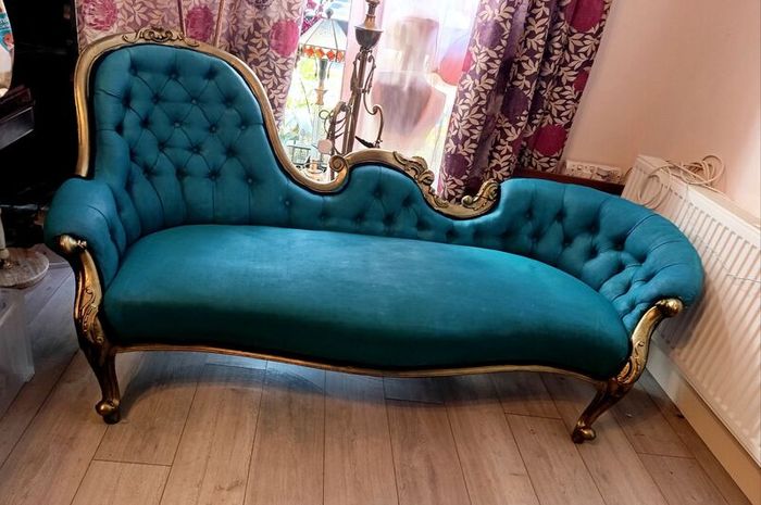Chaise Lounge