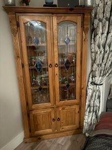 Pine corner unit