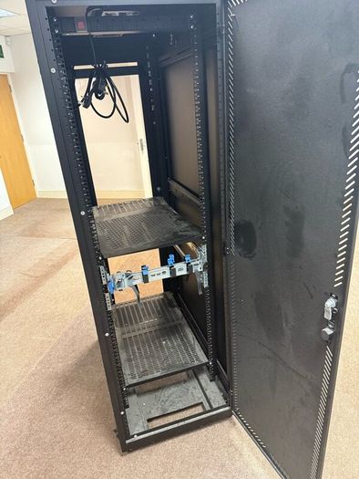 42U Floorstanding Server Cabinet  600x1000mm