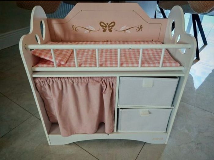 Dolls Crib