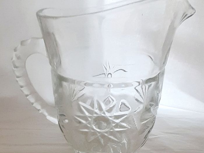Glass jug