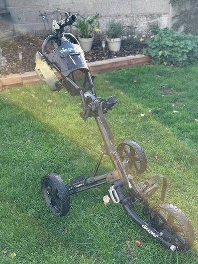 Clickgear golf Trolley & titleist staydry golf bag