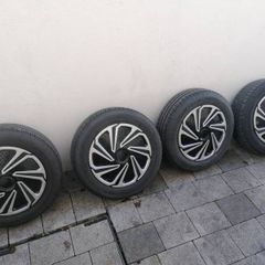 Set of 13 Inch Steel Wheels with Sporty Wheel Covers and Very Good Tyres