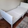 extendable IKEA child's bed Image 4