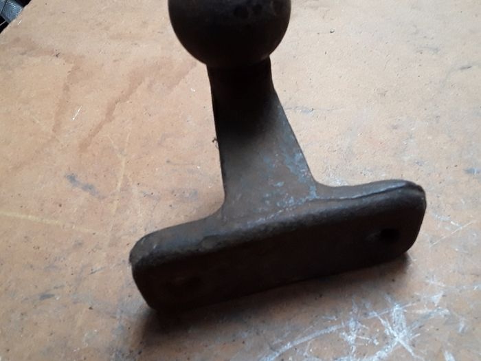 Ball hitch