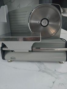 Electric meat slicer