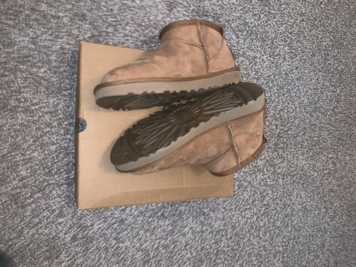 UGG Classic Mini II