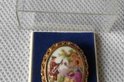Vintage La Reine Limoges porcelain brooch