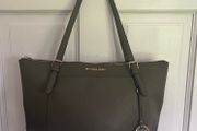 Micheal kors tote handbag