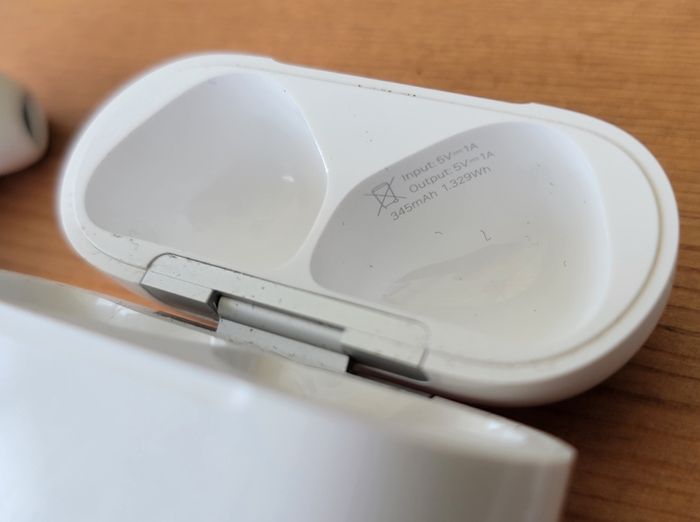 AirPods 4