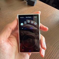 FiiO X1 2nd Gen (FX1221) High-Res Digital Audio Player + Protective Case