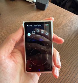 FiiO X1 2nd Gen (FX1221) High-Res Digital Audio Player + Protective Case