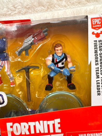 Fortnite Battle Royale Collection Star Spangled Trooper Fireworks Team Leader Damaged Box Please see photos