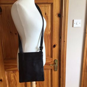 Jobis Black Leather Cross Body Bag