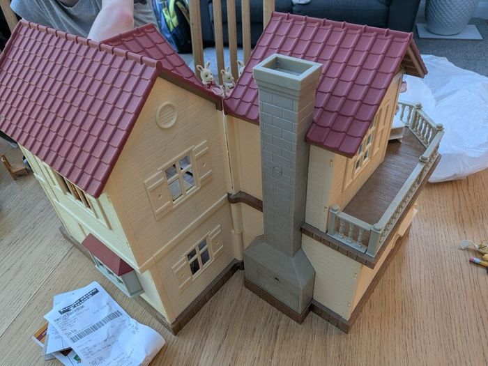 Sylvanian House & Furniture