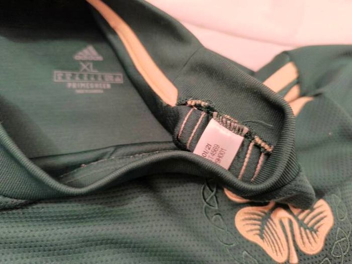 Mint 2021/22 Celtic Adidas Away Jersey Size XL Adults
