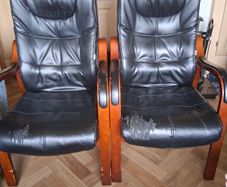 2 Fireside Armchairs .