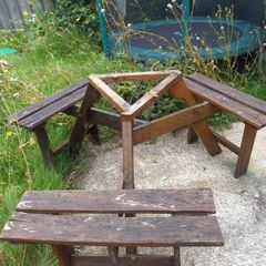 Garden picnic frame and bench