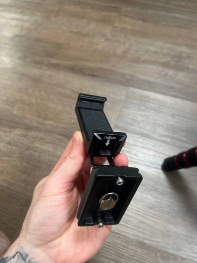 Professional Neewer N284+G0 Tripod & Metal Phone Mount | Like New