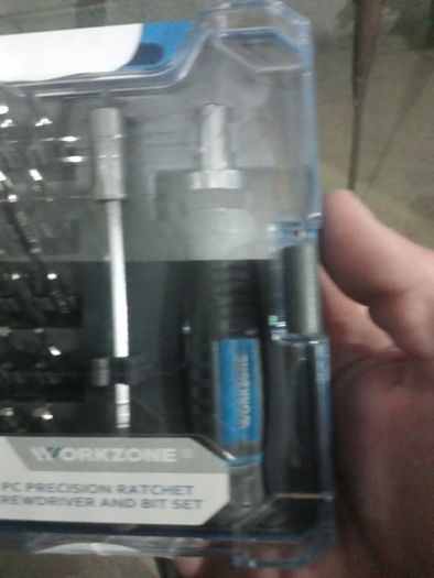 22 pc precision ratchet screwdriver and bit set