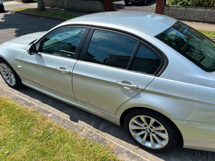 BMW 3-Series 2011
