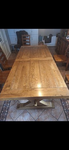 Solid oak kitchen table with 6 kitchen chairs
