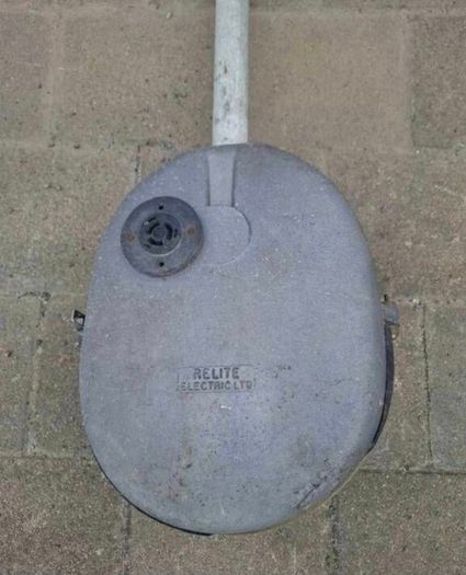 Old Yard Light