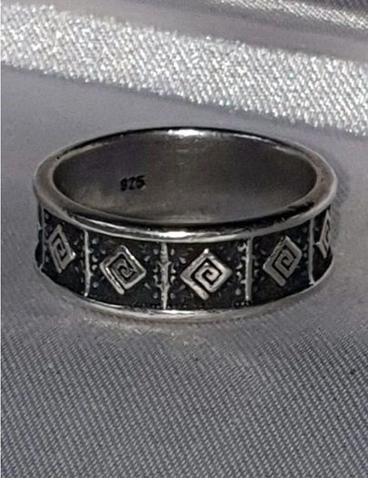 Pristine Vintage Sterling Silver Band Ring