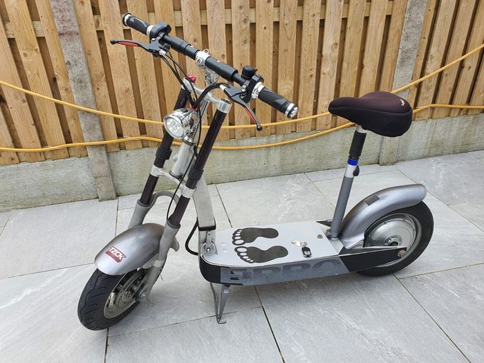 Electric scooter