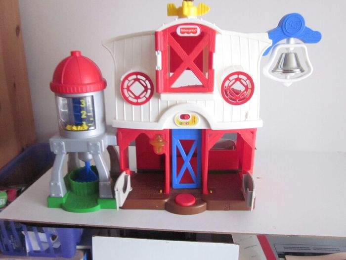 Fisher Price Farm House/Animals
