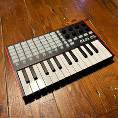 Akai Midi keyboard