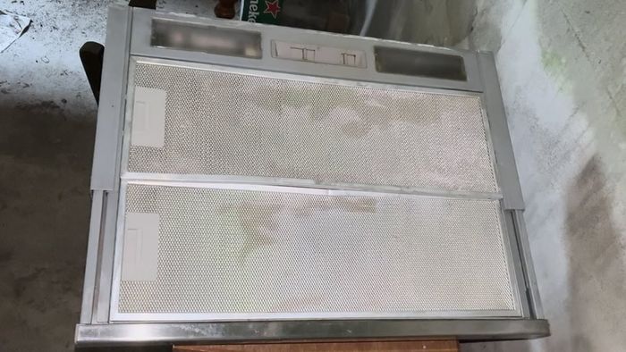Kitchen extractor unit