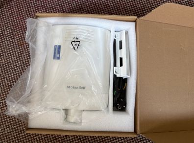 MokerLink Outdoor 10-Port Gigabit PoE+ Switch - 8 PoE + 2 SFP - IP65 - NEW