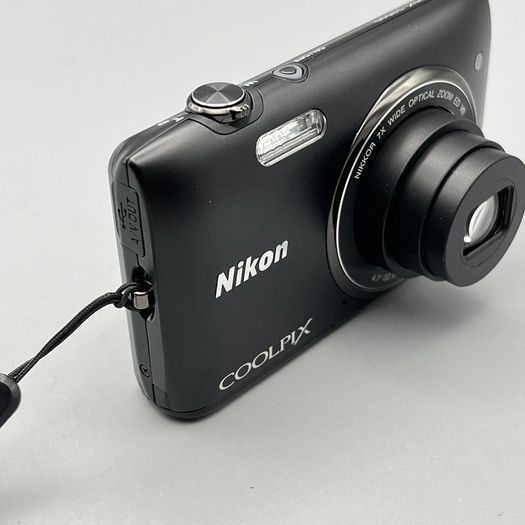 Nikon Coolpix S3500 20.1MP Digital Camera Black Tested - Full Kit