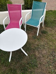 Kids garden table and chairs