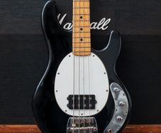 Music Man Stingray 1980-1981 - Black