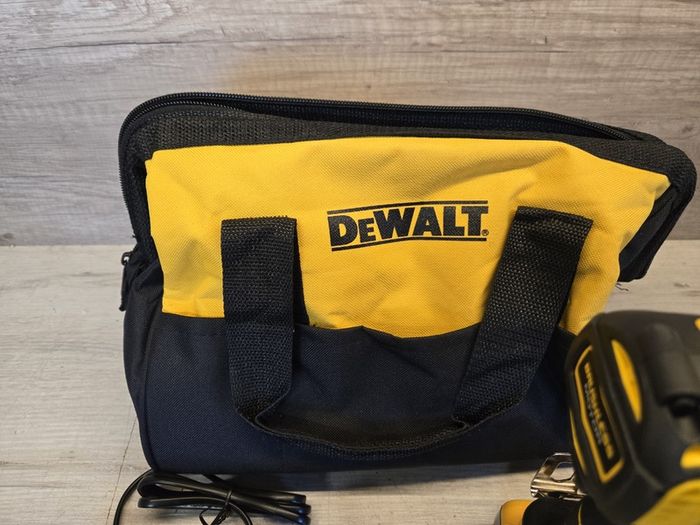 DEWALT DCD795 XR Brushless Combi Drill + Battery charger and Bag
