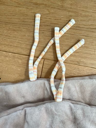 Beige velvet baby cot bumper