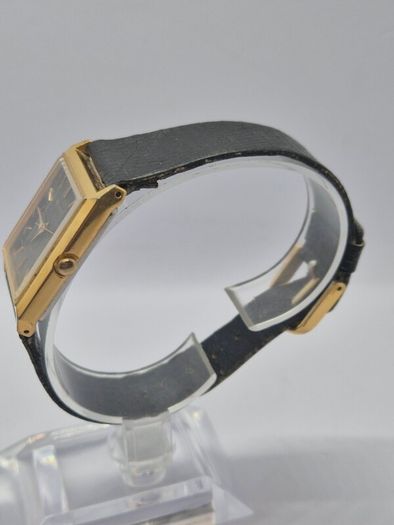 Vintage Accurist Gold-Tone Tank Watch - Retro 80s
