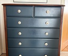 Chest of drawers
