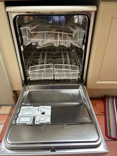 Whirlpool Dishwasher