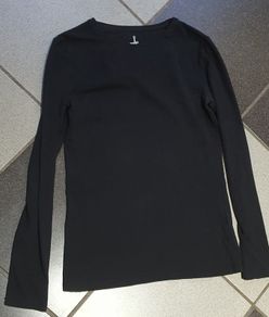 Size 10 - A Black Long Sleeved Tee - E