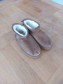 Ugg style boots for girl