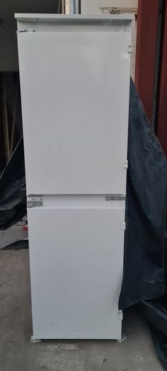 Hotpoint Integrated Fridge Freezer