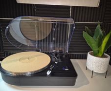 Steepletone Camden XP Record Player - Like New