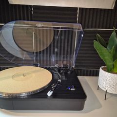 Steepletone Camden XP Record Player - Like New