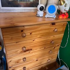 chest of drawers