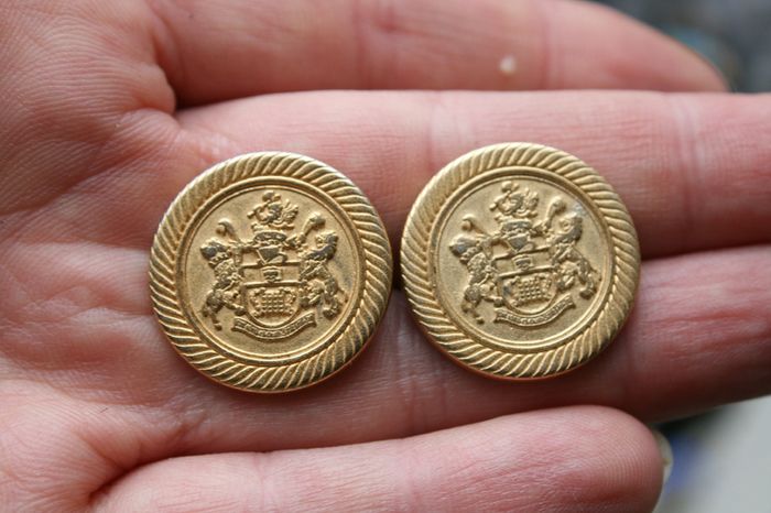 7/8" 22.4mm 36L Italian Matt Gold Crest / Military Buttons