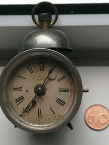Victoriana Annsonia Bee Travel Alarm Clock